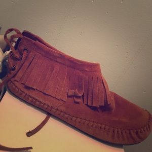 Moccasins with fringe design