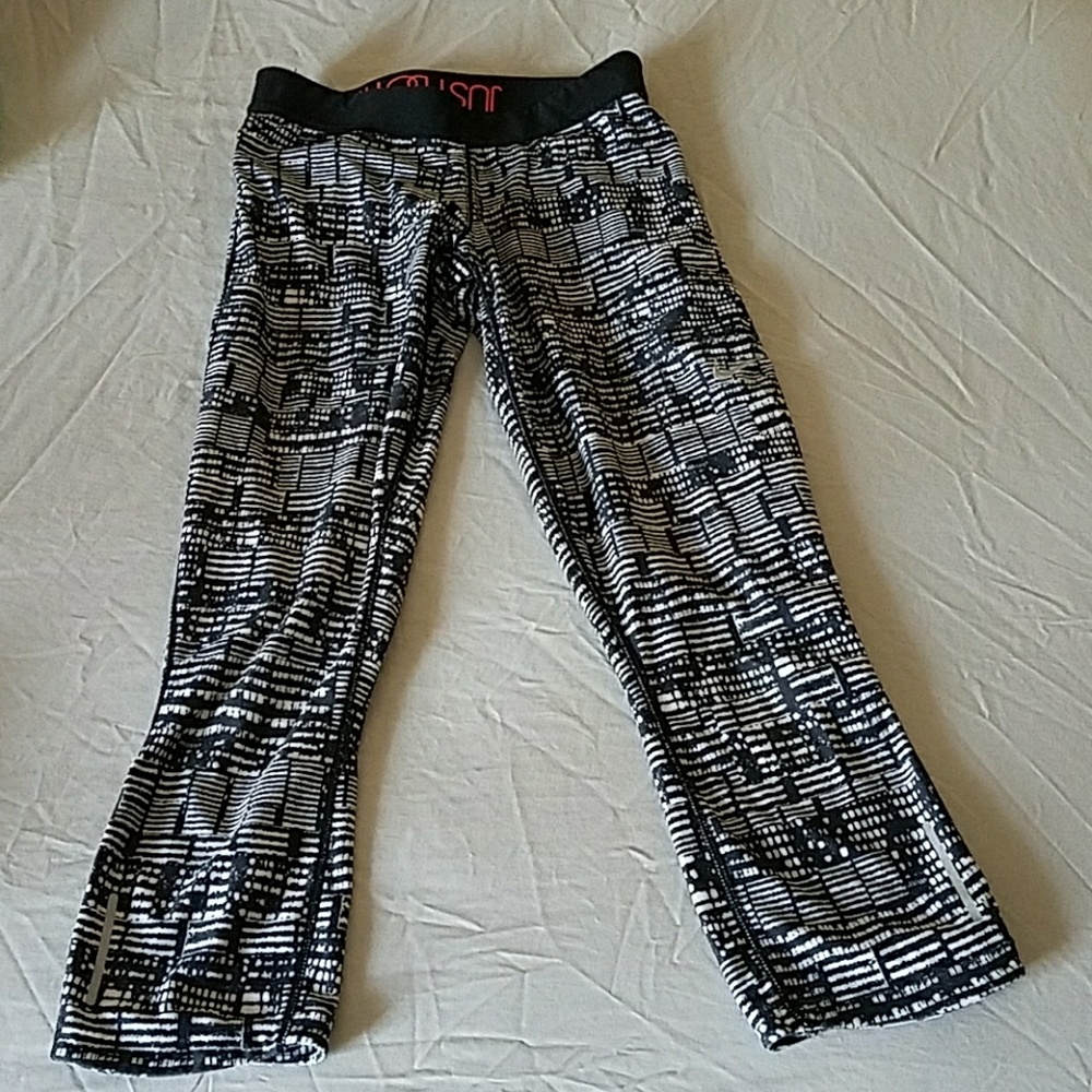Nike Dri-Fit Capri Length Workout Leggings