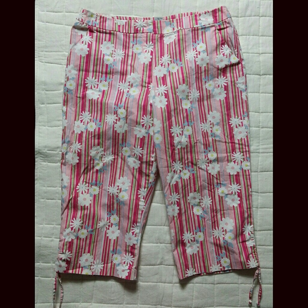 Duck Head Pink Floral Capri Pants