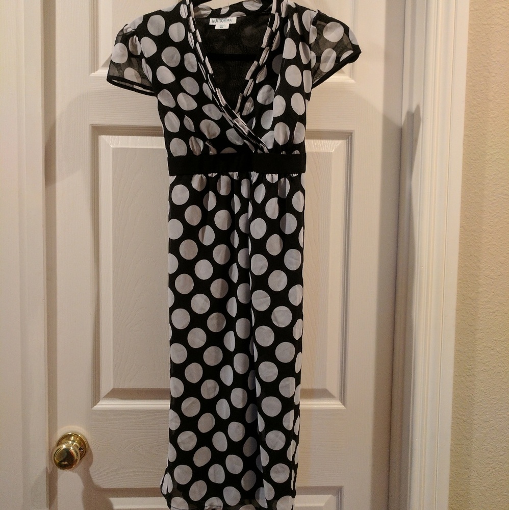 A Pea in the Pod black maternity dress