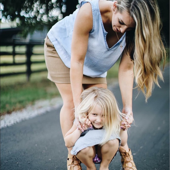 Meet your Posher, Gabrielle - Picture 2 of 4