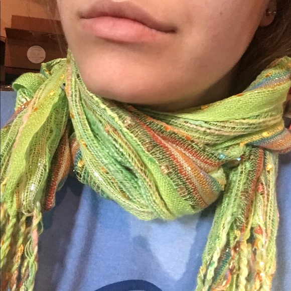 2Chic Green Multicolored Scarf - Picture 3 of 4