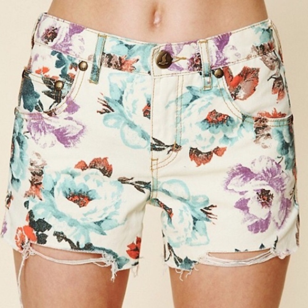 🌸Free People Women's Sz. 28 Floral Cut-off Shorts
