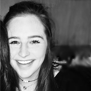 Meet your Posher, Claire