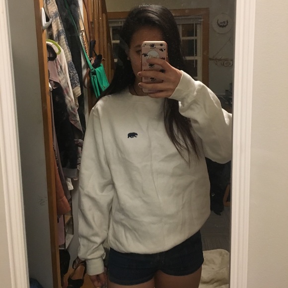 brandy melville polar bear sweatshirt