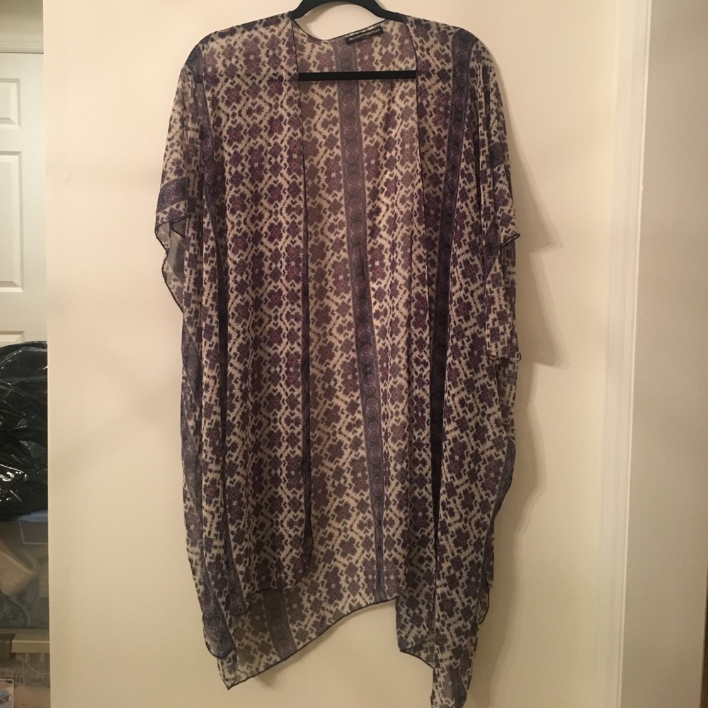 Brandy Melville patterned kimono