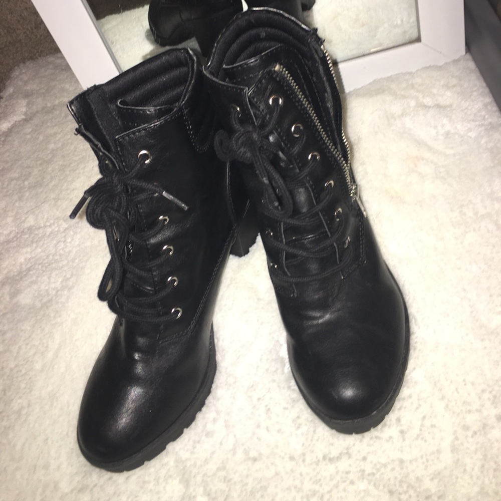 Black lace up booties! women's size 8!
