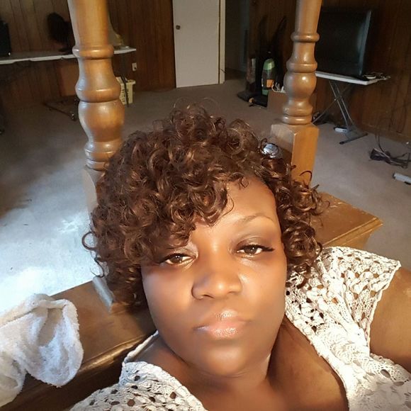 Meet your Posher, Cynthia - Picture 1 of 1