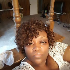 Meet your Posher, Cynthia