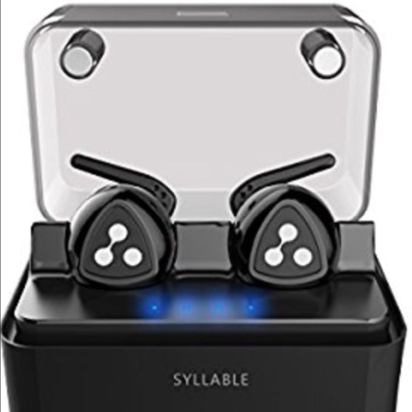 Bluetooth earbuds - Picture 1 of 3
