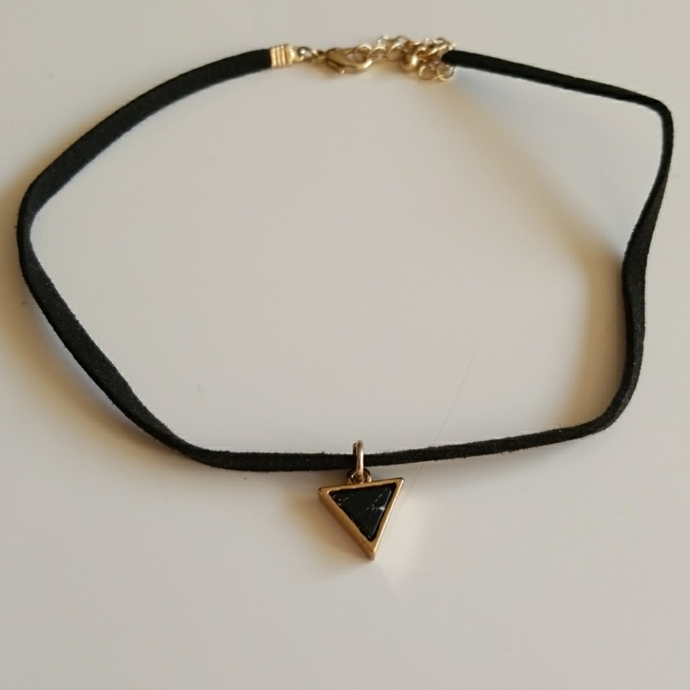 Suede choker with triangle black marble charm