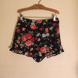 Floral flowy shorts