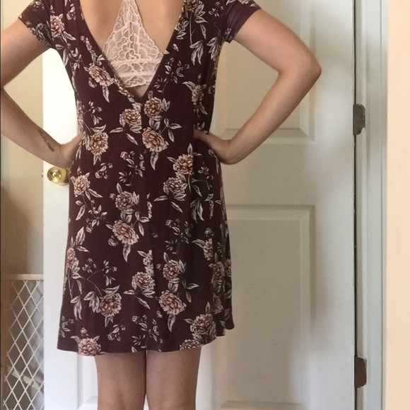 Forever 21 Dresses & Skirts - Forever 21 Floral V-Back Swing Dress