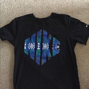 Nike Mens graphic tee. Adult Medium
