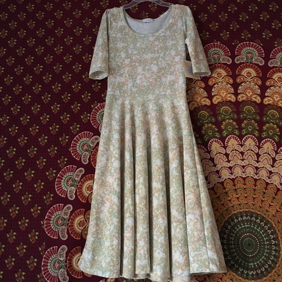 LuLaRoe Dresses & Skirts - ✨NWT LULAROE DRESS✨