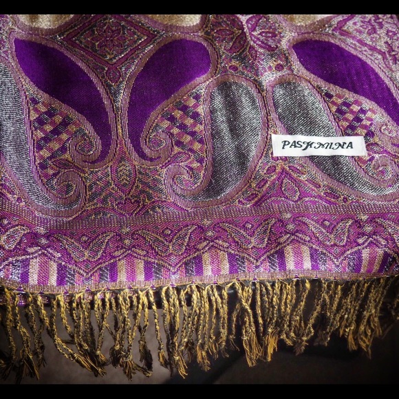 Pashmina purple & silver scarf , NEW - Picture 2 of 4