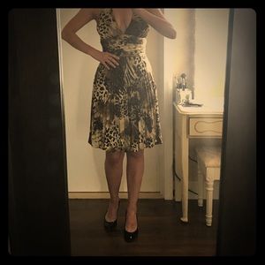Cache leopard print, plunging neckline Dress