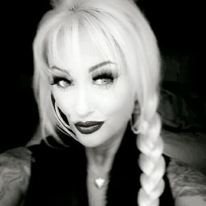 Meet your Posher, Christel