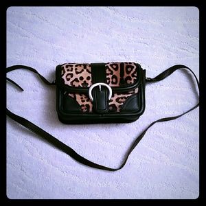 NWT TOPSHOP ANIMAL PRINT crossbody bag . NWT TOPSHOP ANIMAL PRINT crossbody bag .