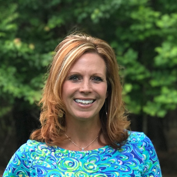 Meet your Posher, Lisa - Picture 2 of 2