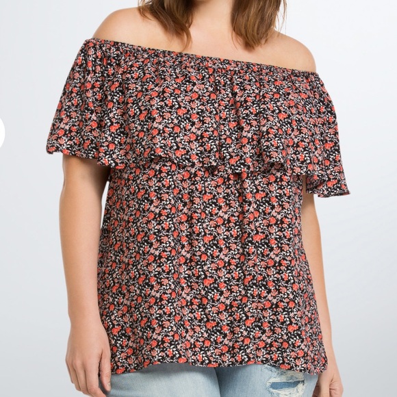 SOLD!! I NWT Torrid Floral Ruffle Top - Picture 2 of 4