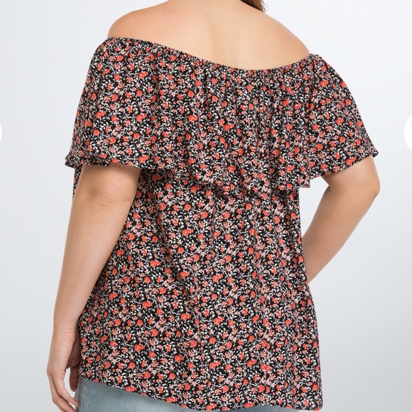 SOLD!! I NWT Torrid Floral Ruffle Top - Picture 3 of 4