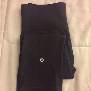 lululemon Flow & Go Black Crop Sz. 6