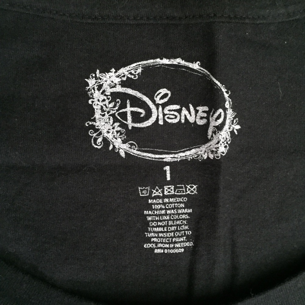 Evil Queen Disney top 🍎 - Picture 3 of 3