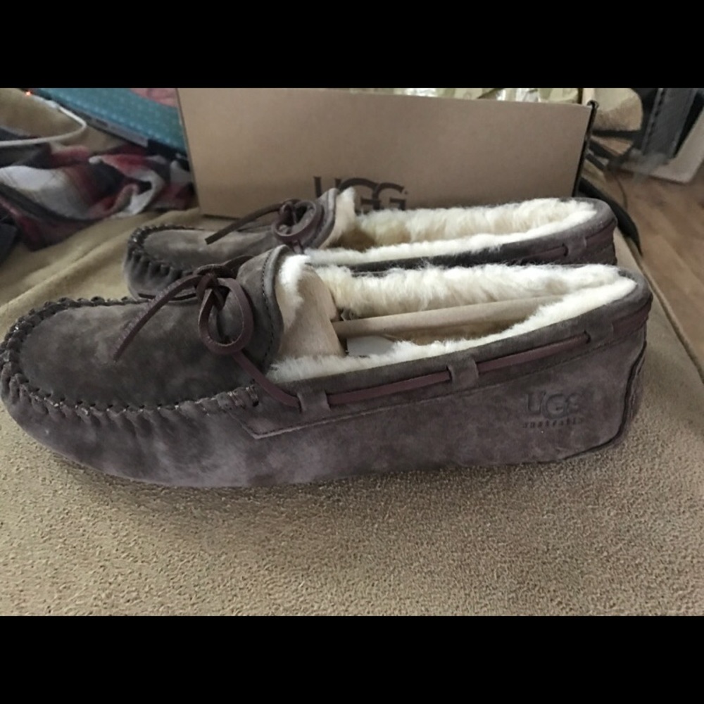 UGG DAKOTA SLIPPER