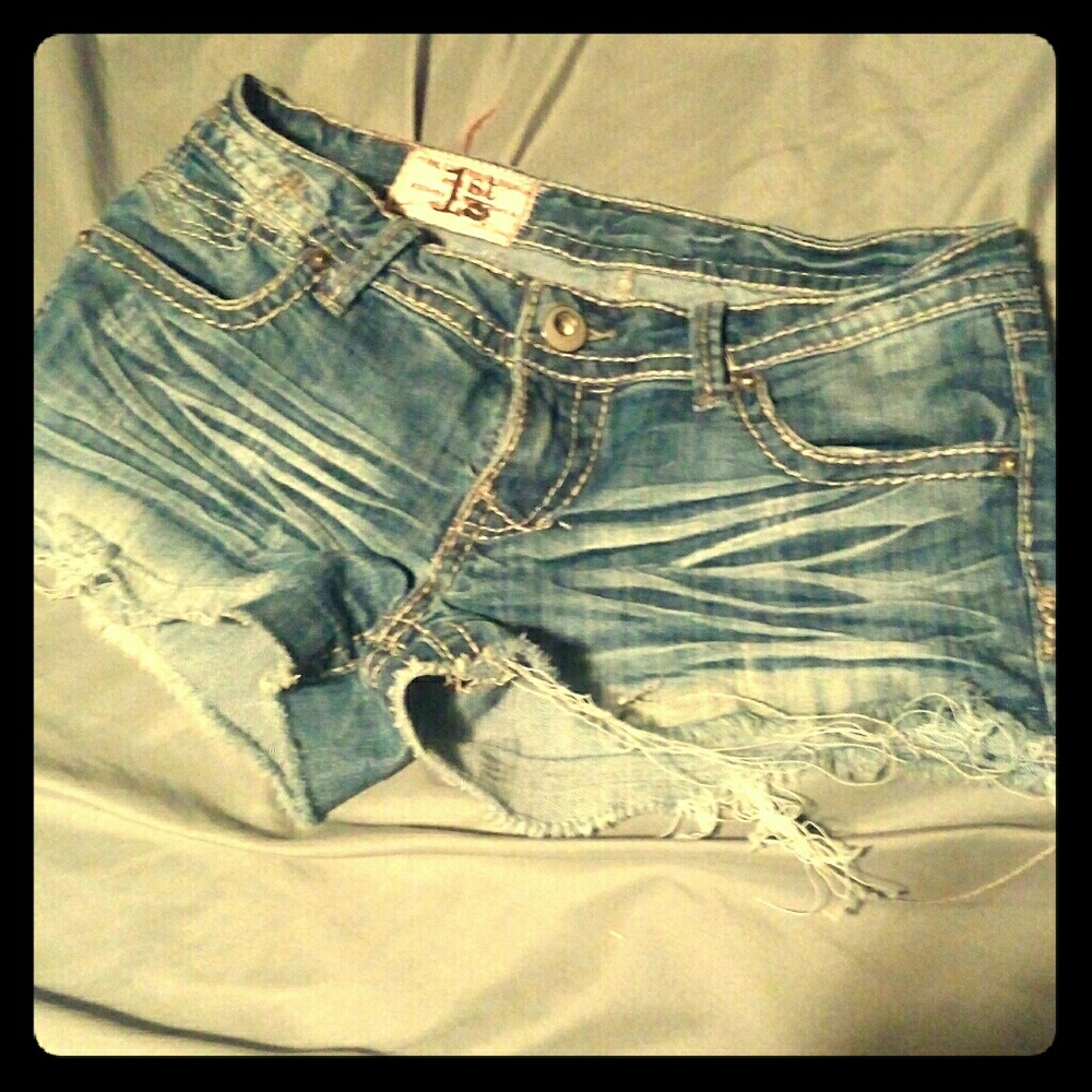 MAKE ME AN OFFER! Jean shorts