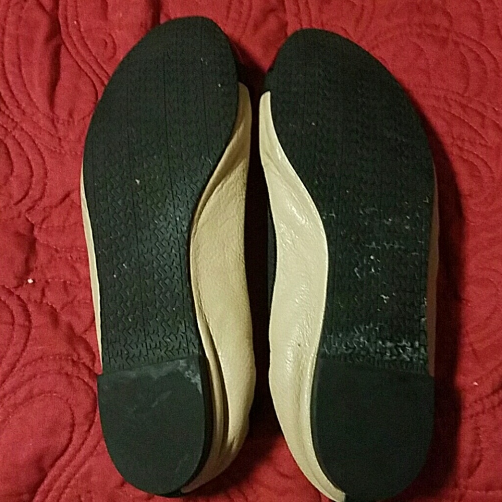 Beautiful ballerina Mk shoes ,super comfortable - Picture 3 of 3