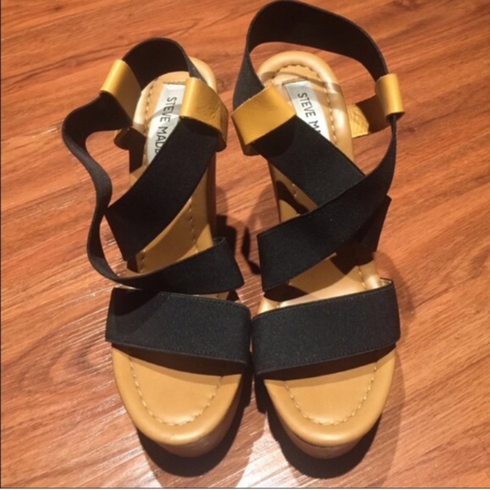 ISO Steve Madden elastic strap wooden wedges