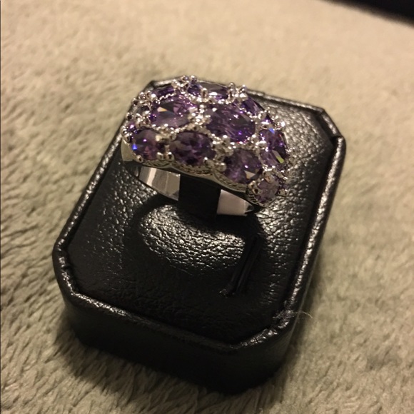 Purple Amethyst Sterling Silver Ring - Picture 4 of 5