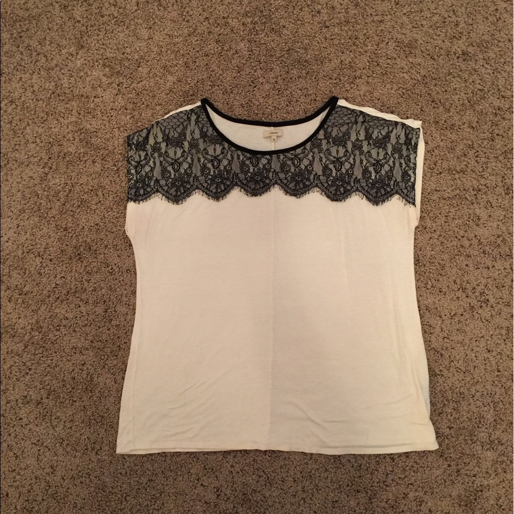 Lace detail t-shirt.