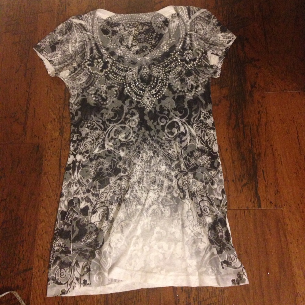 Beautiful short sleeve tee