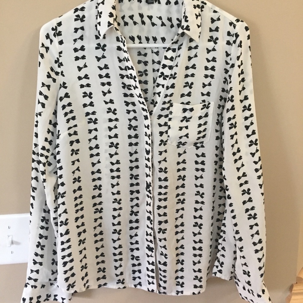 Closet clean out! The Limited bow print top!