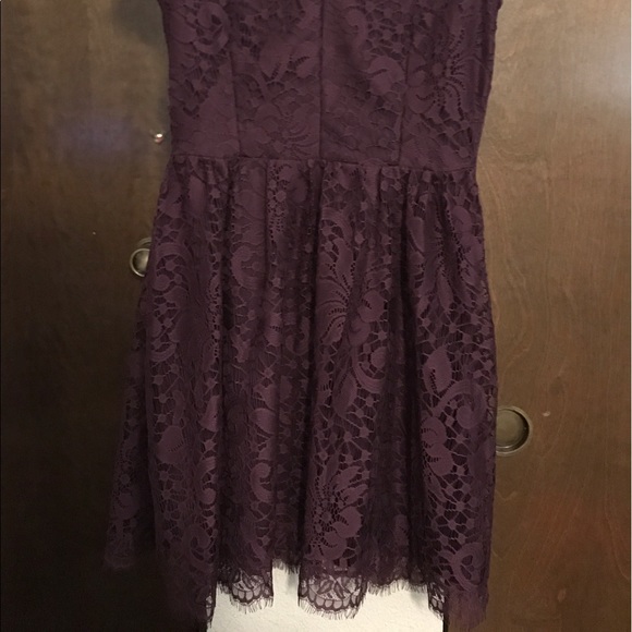 Lace dress - Picture 2 of 4