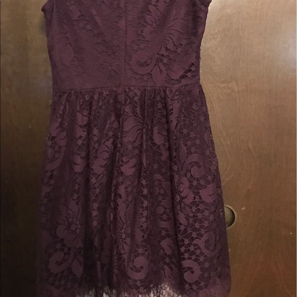 Lace dress - Picture 4 of 4