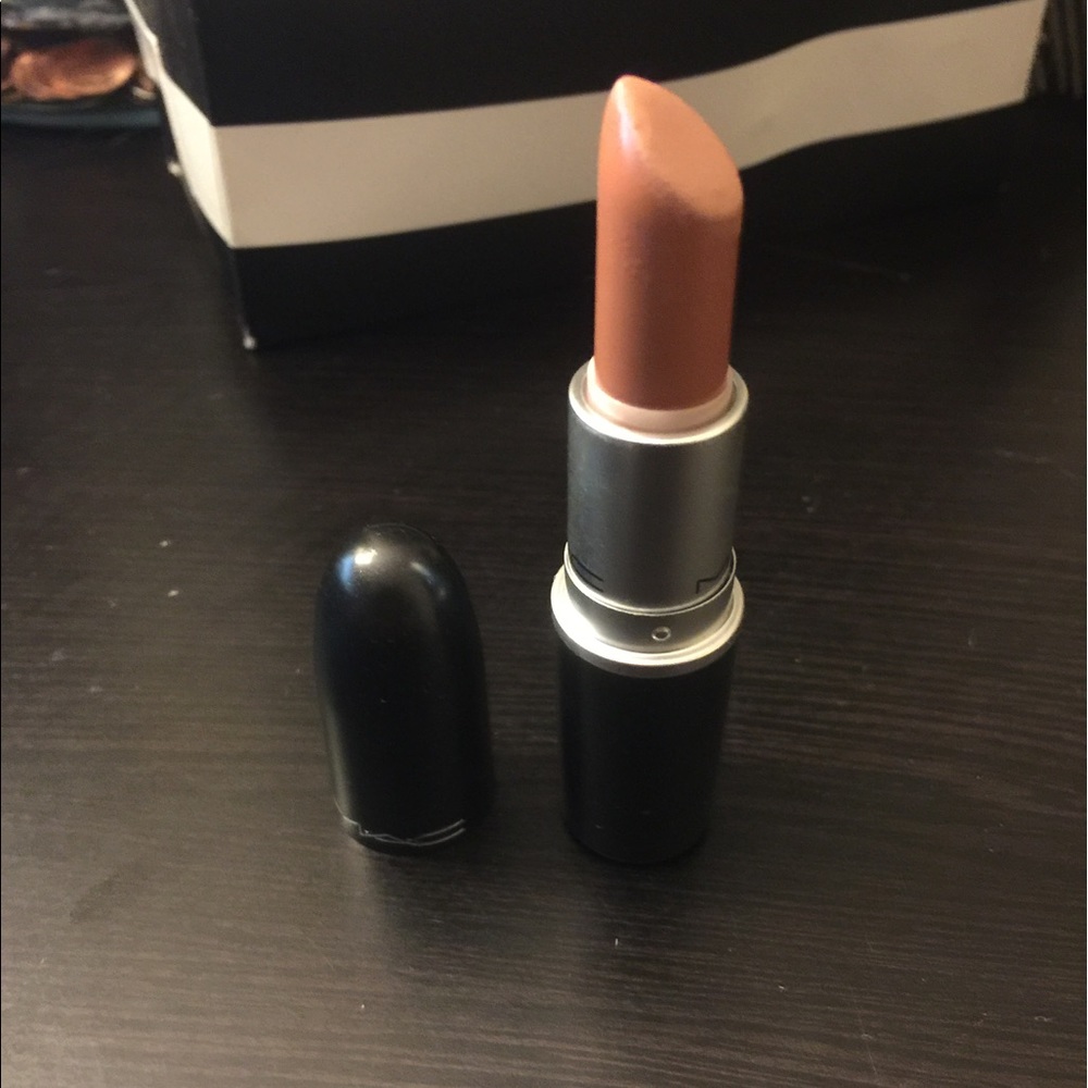 MAC Honeylove