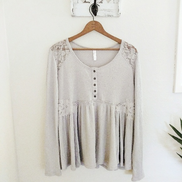 Xhilaration Tops - Xhilaration Gray Lace Applique Babydoll Henley Top
