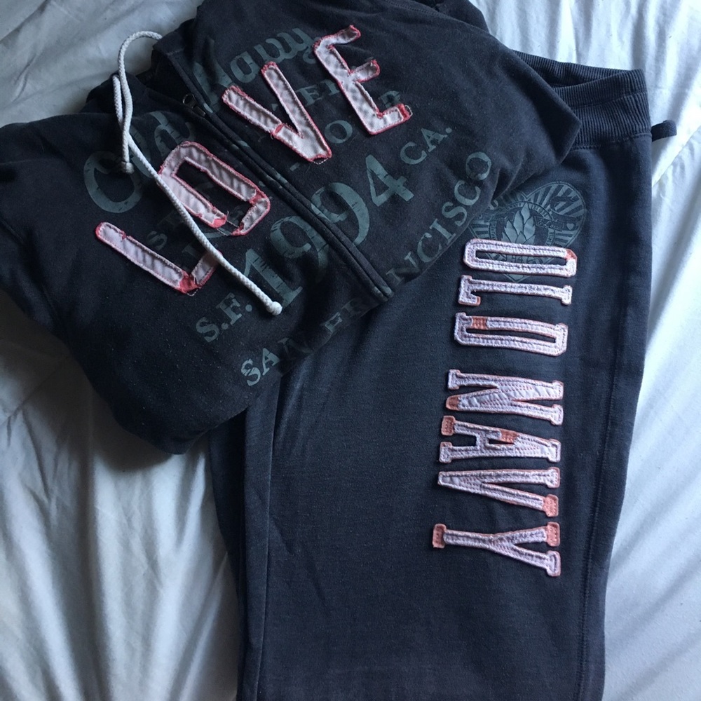 Selling and Old Navy joggers