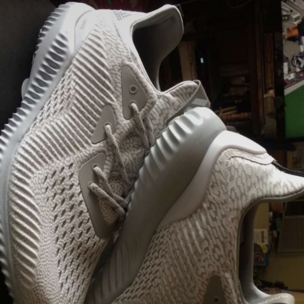 Size 12 adidas alpha bounces men's just bought