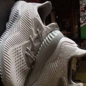 Size 12 adidas alpha bounces men's just bought