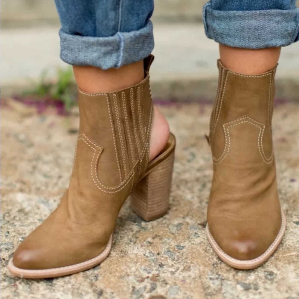 Dolce Vita
Jasper Nubuck Boot