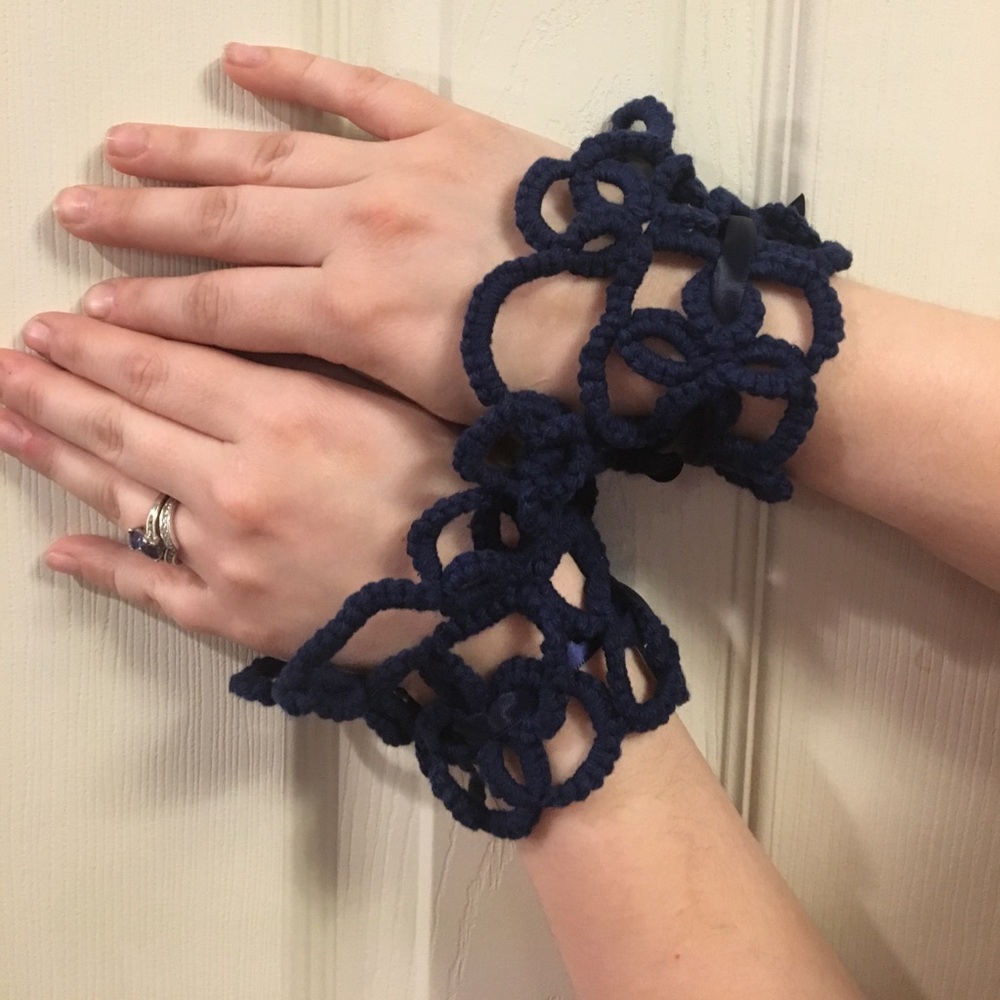 Victorian style / steampunk neck-lace and cuffs
