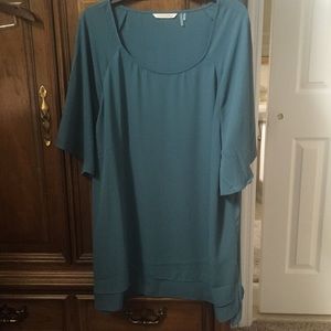 Teal short sleeve blouse $25