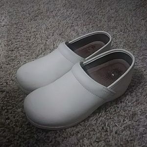 Brand new white danskos
