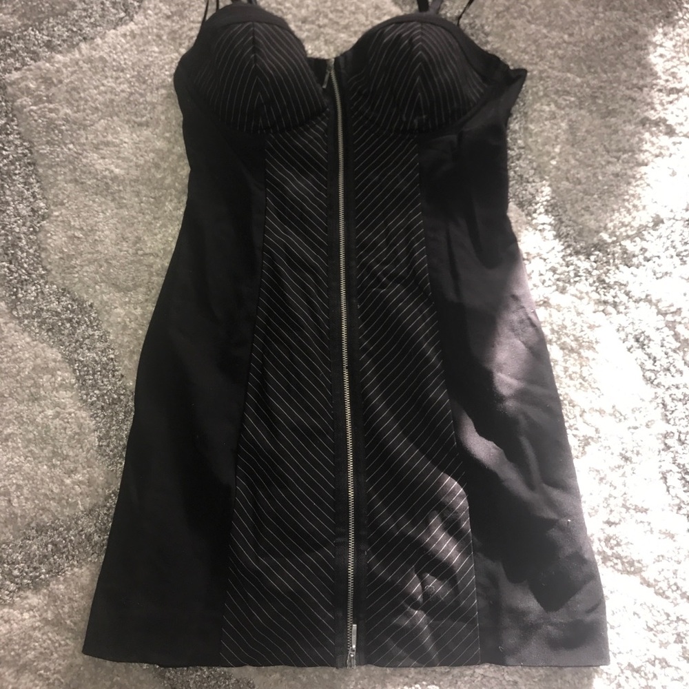 🎉 Guess black striped dress🎉