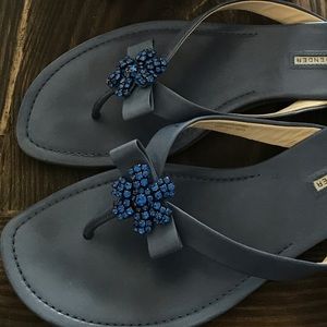 VERA WANG LAVENDER brand blue shoes