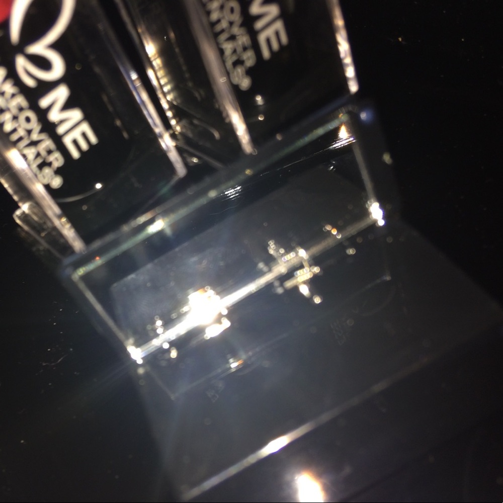 💄Makeover Essentials 💞 - Picture 2 of 3